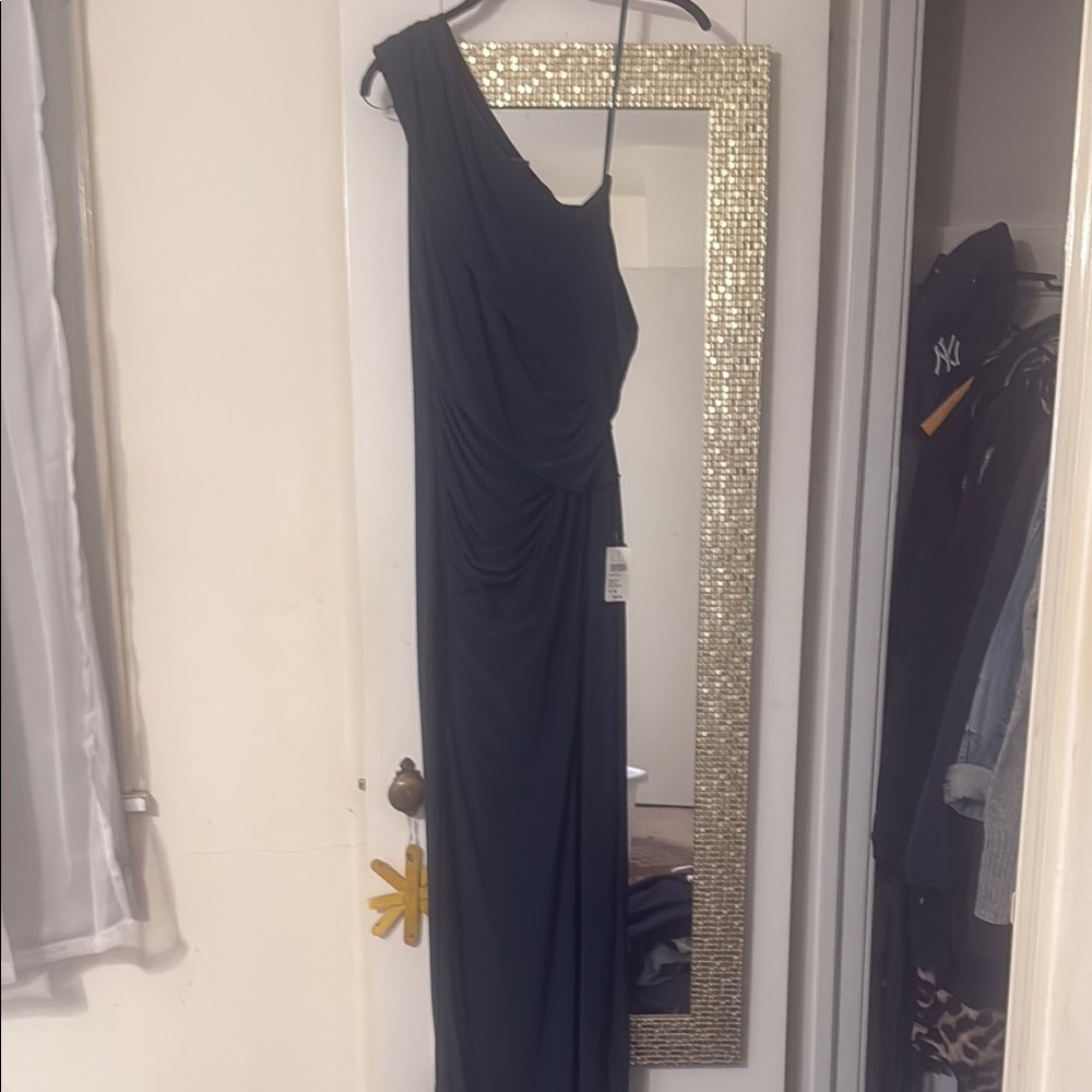 Elegant Black One-Shoulder Dress